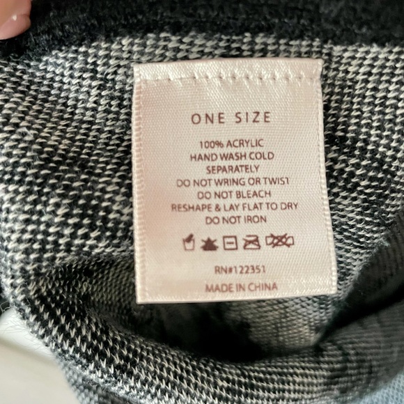 Vintage style sweater poncho - Picture 4 of 5